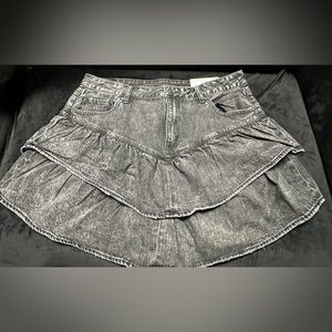 NWT American Eagle denim ruffle skirt size 14 black acid wash